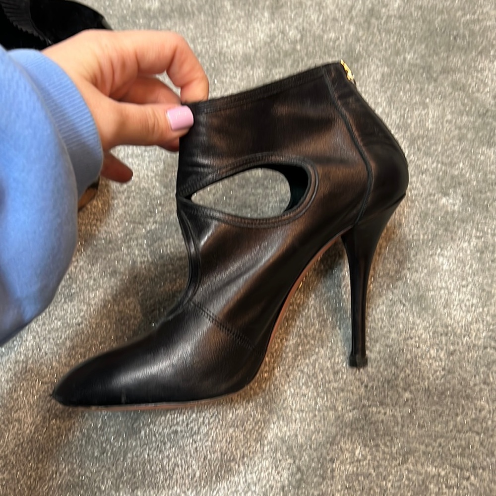 Aquazzura black cut out heel